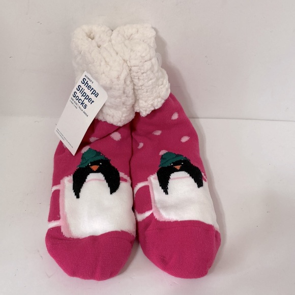 COZY SLIPPER SOCKS Pink Penguin Sherpa Lined with Anti Slip Grippers on Bottom - Picture 4 of 12